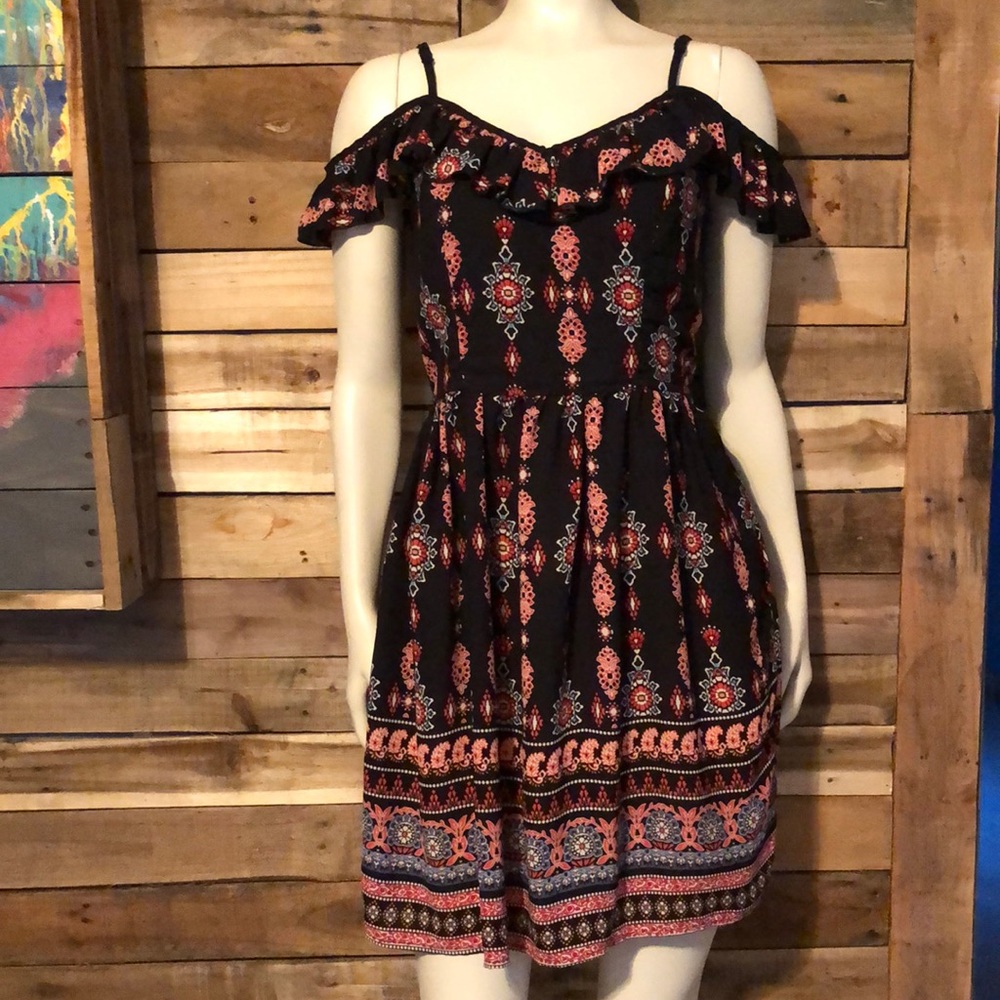 Xhilaration cold shoulder dress (medium)